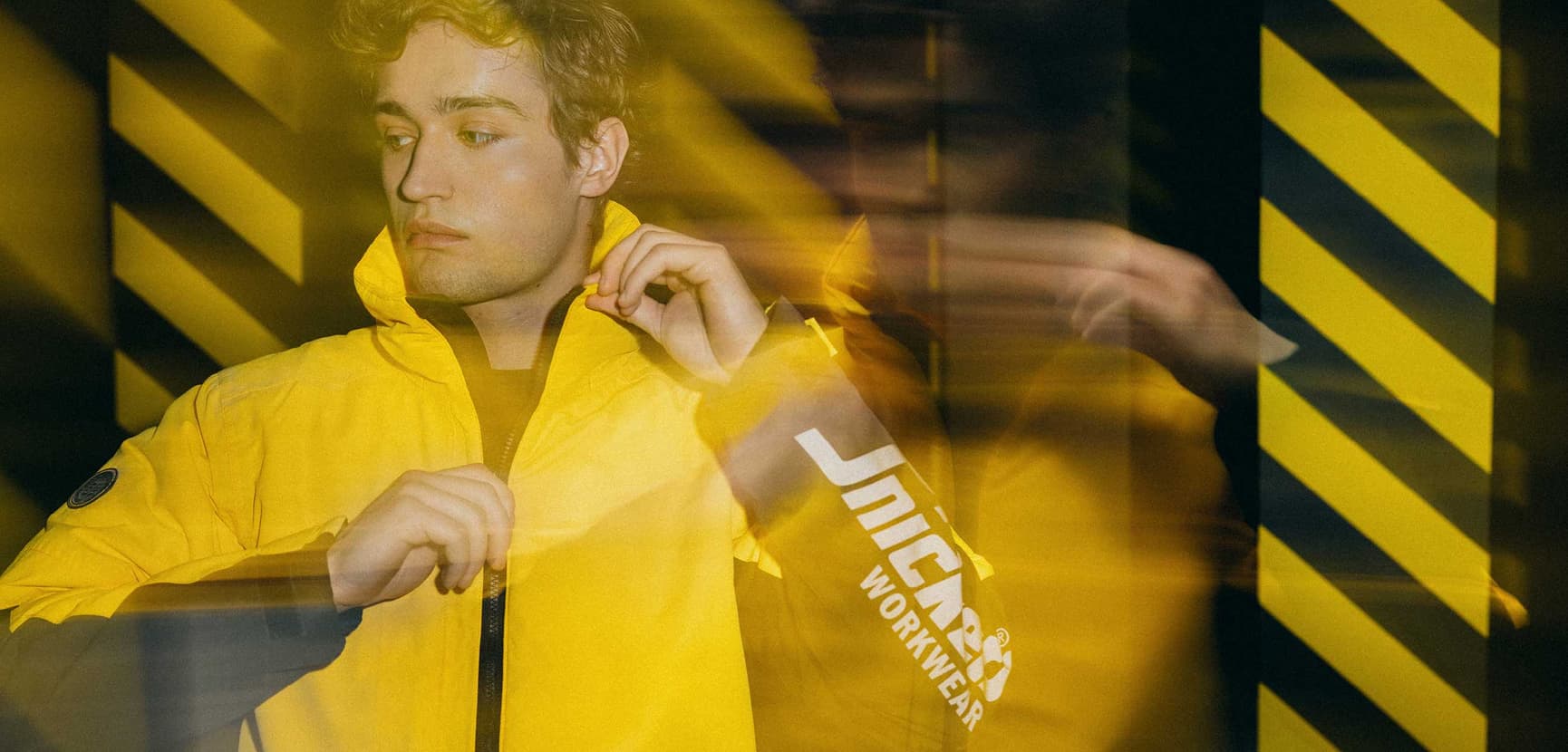 Snickers Workwear Yellow campaign nett 2500x1200