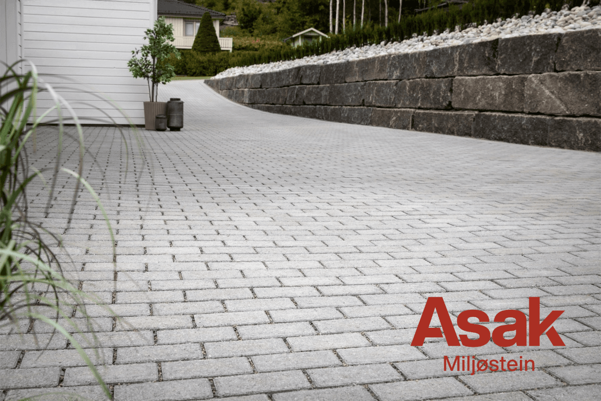 Miljøbilde ASAK Arena Dren grå oppkjørsel heller overvann drenerende dekker