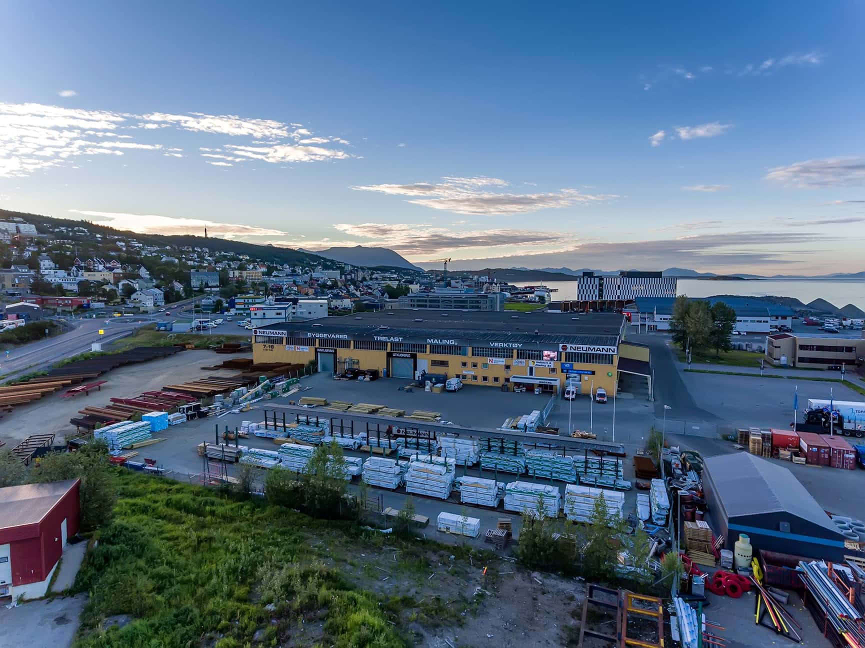 Harstad solnedgang Neumann Bygg fasade